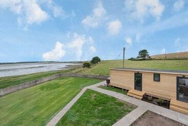 تختخواب و صبحانه Edenside House