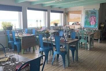 تختخواب و صبحانه Flipflop Beach Bar & Rooms