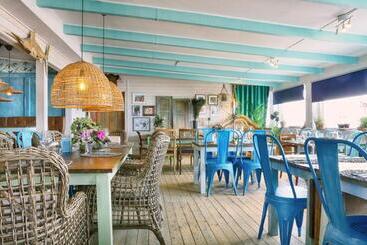 تختخواب و صبحانه Flipflop Beach Bar & Rooms