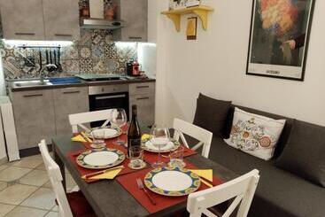 تختخواب و صبحانه Molo Di Levante   Rent Apartment