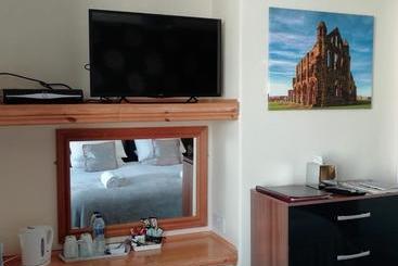 تختخواب و صبحانه The Lansbury Guest House