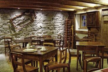 هتل Albergo Montagna Di Luce