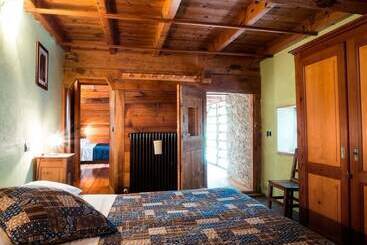 هتل Albergo Montagna Di Luce