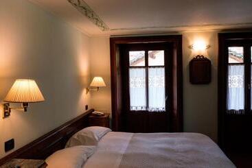 هتل Albergo Montagna Di Luce