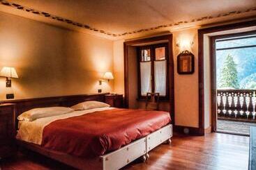 هتل Albergo Montagna Di Luce