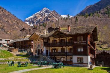 هتل Albergo Montagna Di Luce