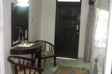 هتل Papillon Garden Bar Villas