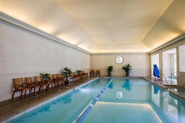 Griffin Hotel, An Official Colonial Williamsburg