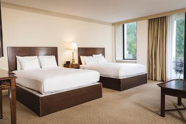 Griffin Hotel, An Official Colonial Williamsburg