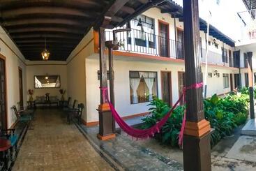 هتل Villa De Flores