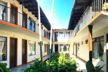 هتل Villa De Flores