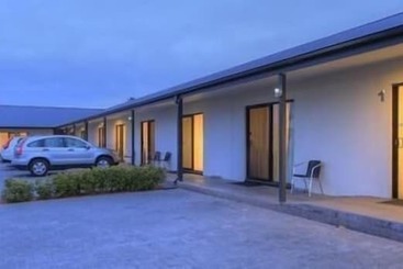 Red Earth Motel