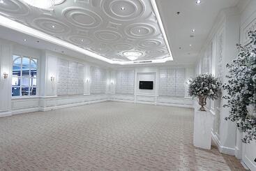 酒店 The Empress Premier Chiang Mai   Sha Extra Plus