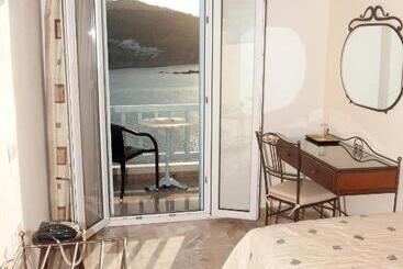 هتل Vana Holidays