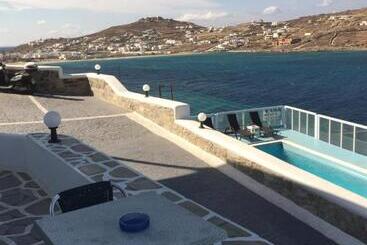 هتل Vana Holidays