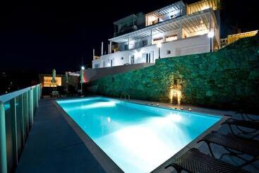 هتل Vana Holidays