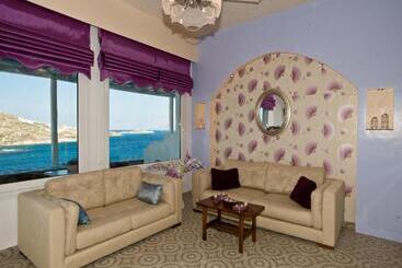 هتل Vana Holidays