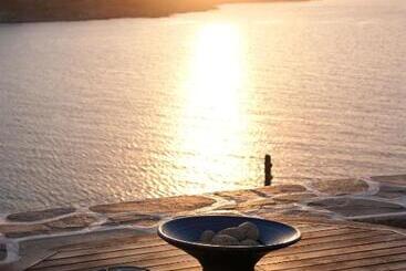 هتل Vana Holidays