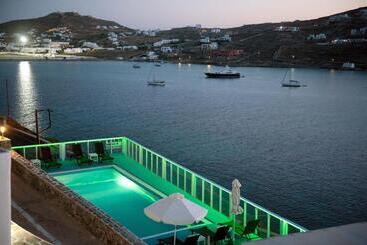 هتل Vana Holidays