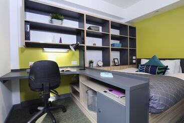 호스텔 Peel Park Quarter   Campus Accommodation