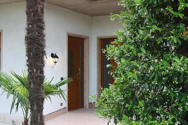 تختخواب و صبحانه San Giorgio Lazise