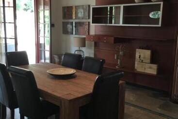 تختخواب و صبحانه Villa Ethnic Chic