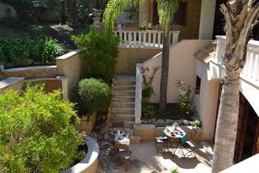 تختخواب و صبحانه Villa Ethnic Chic