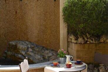 تختخواب و صبحانه Villa Ethnic Chic