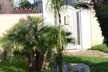 تختخواب و صبحانه Villa Ethnic Chic