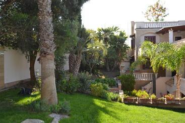 تختخواب و صبحانه Villa Ethnic Chic