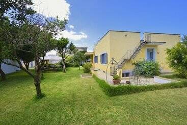 تختخواب و صبحانه Villa Mazzella