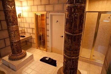 هتل Destinations Inn Theme Rooms