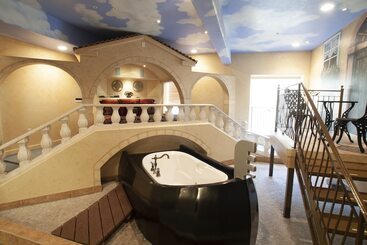 هتل Destinations Inn Theme Rooms