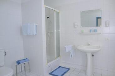هتل Villa Strandrose