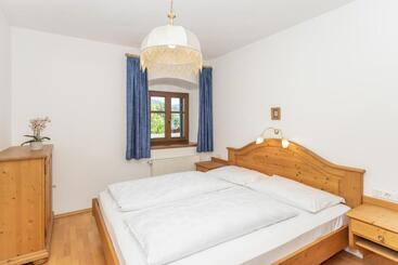 اقامتگاه Appartements Eppanerhof