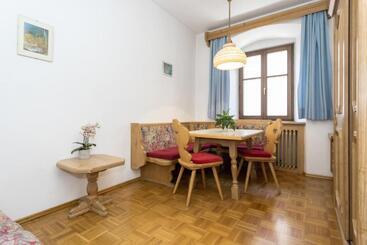 اقامتگاه Appartements Eppanerhof