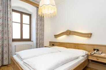 اقامتگاه Appartements Eppanerhof