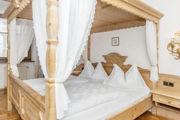 اقامتگاه Appartements Eppanerhof