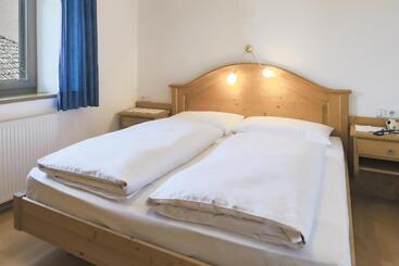 اقامتگاه Appartements Eppanerhof