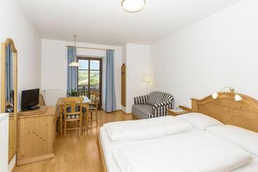 اقامتگاه Appartements Eppanerhof
