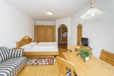 اقامتگاه Appartements Eppanerhof