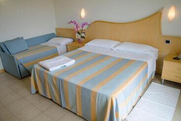 Almaluna Hotel & Resort