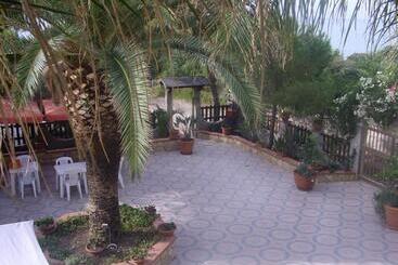 B&b Valoroso Village