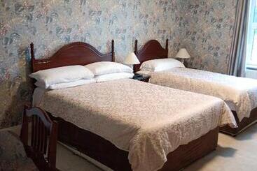 تختخواب و صبحانه Carraig Rua
