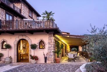تختخواب و صبحانه Casale San Pietro