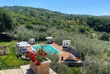 تختخواب و صبحانه Casale San Pietro