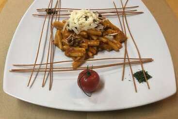 تختخواب و صبحانه La Piazza