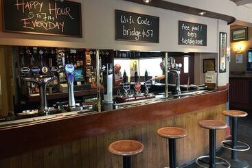 تختخواب و صبحانه The Bridge Inn