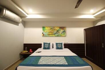 Hotel Nova Pride & Chennai Tiffins