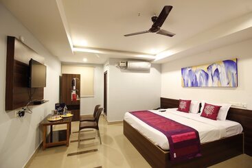 Hotel Nova Pride & Chennai Tiffins
